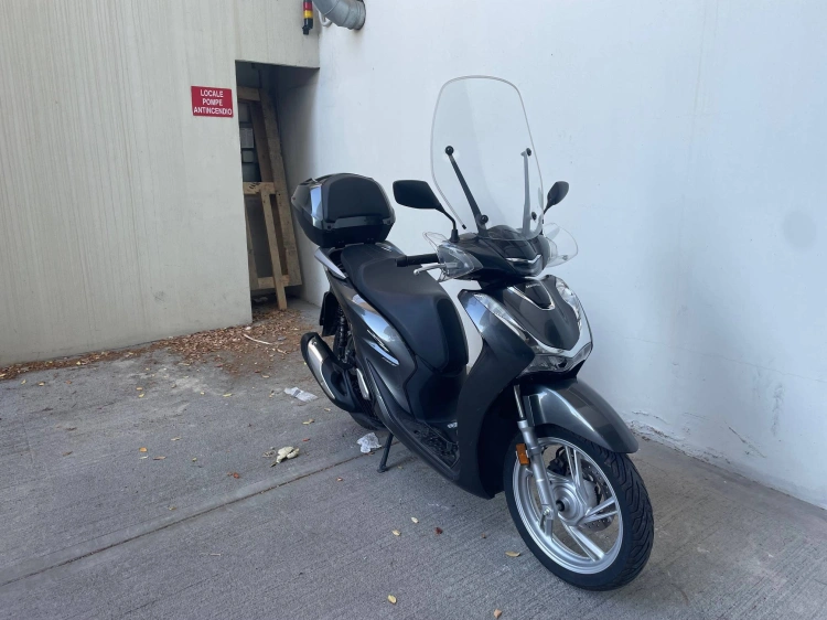 3 - Honda E0846 SH 150 Abs my20