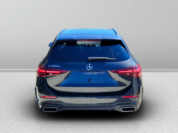 4 - Mercedes-Benz Classe C 300 d Station Wagon