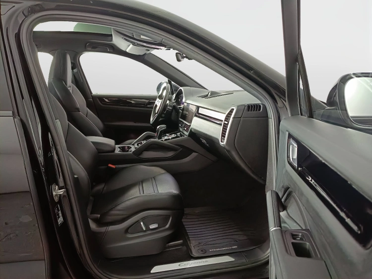 12 - Porsche Cayenne eCayenne Coupe 3.0 e-hybrid 5p.ti tiptronic