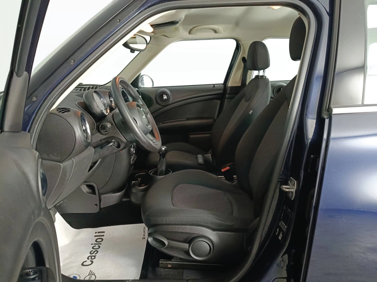 8 - MINI Countryman Mini Countryman 1.6 Cooper D E6