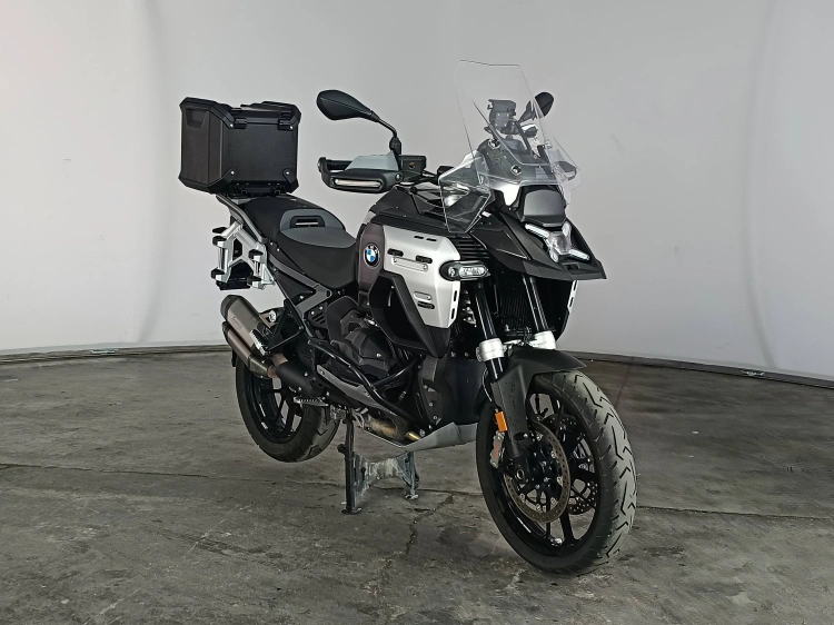 2 - BMW Motorrad GS R 1300 GS ADVENTURE