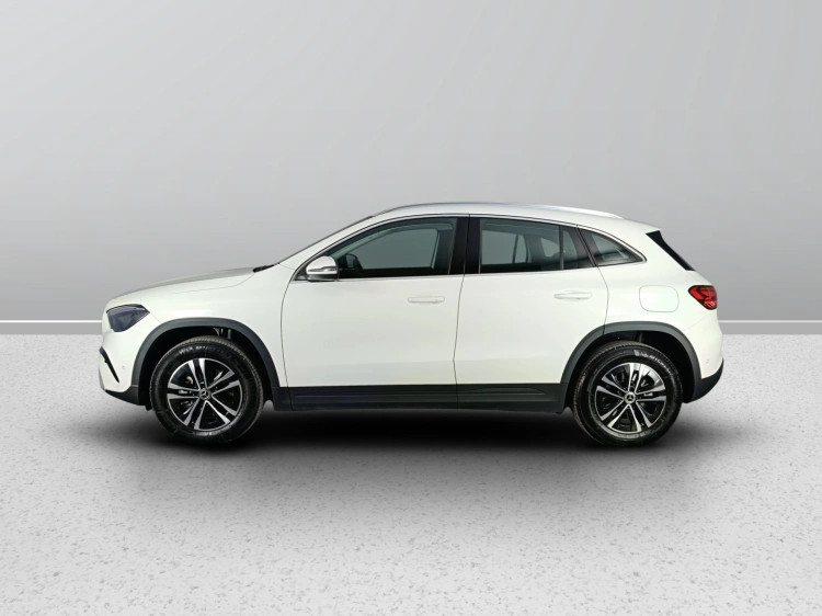 6 - Mercedes-Benz GLA Mercedes 250 e phev (eq-power) Sport Plus auto