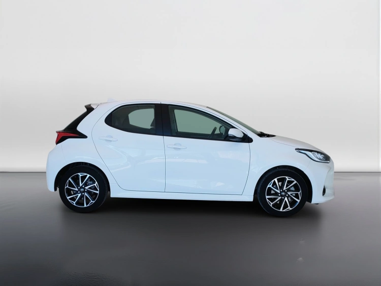 4 - Toyota Yaris Yaris 1.5h Trend