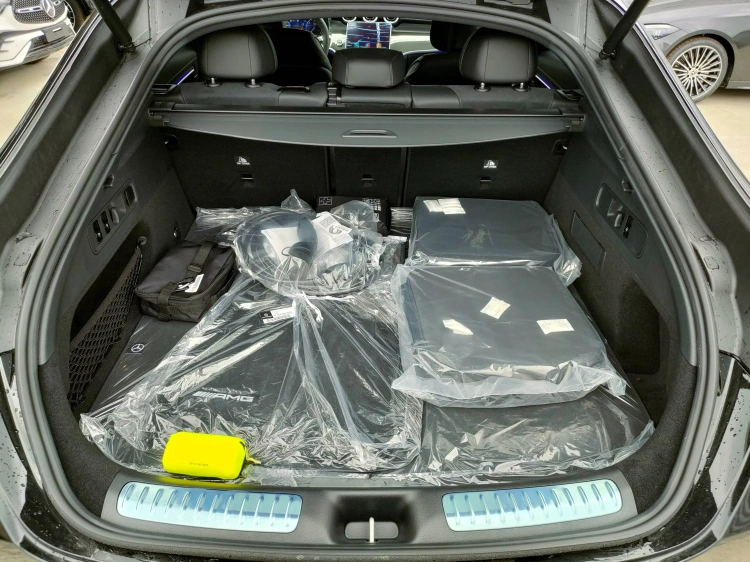 7 - Mercedes-Benz GLC 300 de 4Matic Plug-in Hybrid Coupe