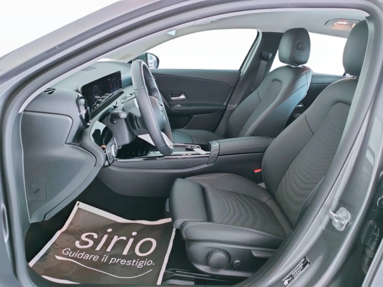 12 - Mercedes-Benz Classe A 180 d Advanced auto