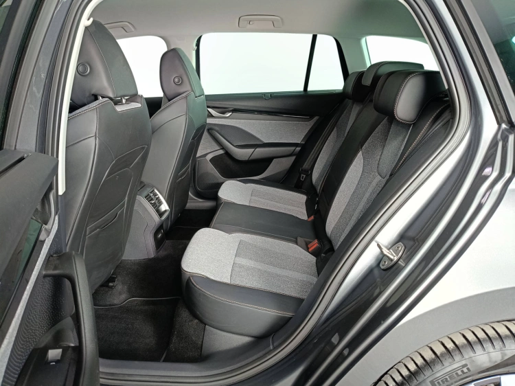 9 - Skoda Octavia Octavia Wagon 1.5 tsi mhev Style 115cv dsg