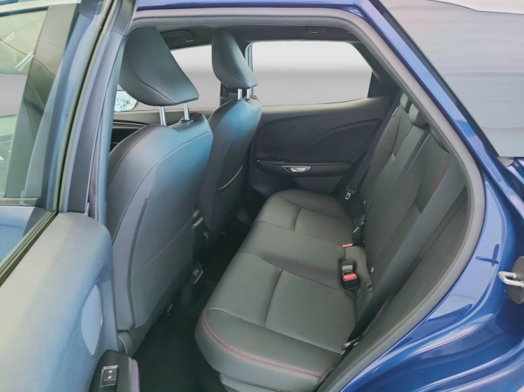 11 - Lexus LBX LBX 1.5 hybrid Elegant 2wd