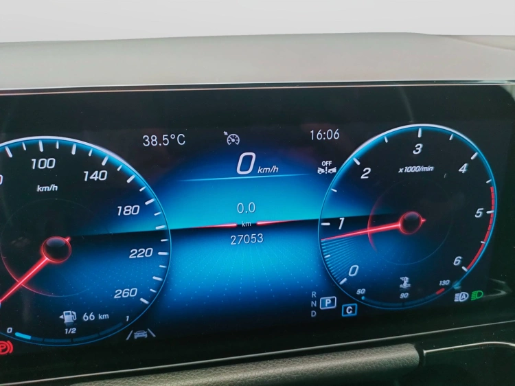19 - Mercedes-Benz GLA 200 d Sport Plus auto