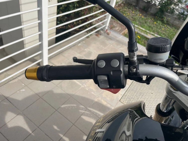 5 - BMW Motorrad R R 1200 R Abs