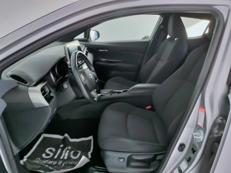 14 - Toyota C-HR C-HR 1.8h Trend 2wd e-cvt