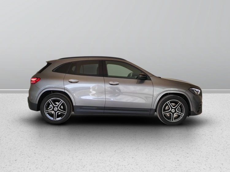 7 - Mercedes-Benz GLA 200 d AMG Line Advanced Plus 4matic auto