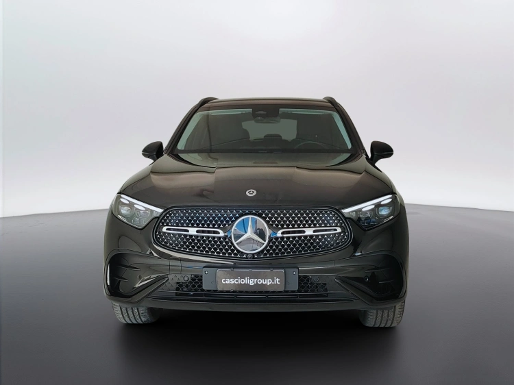 2 - Mercedes-Benz GLC 300 de 4MATIC