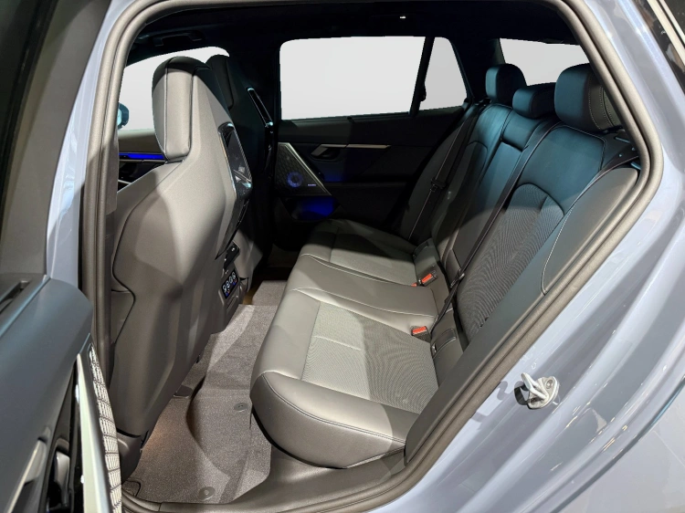 22 - BMW M M5 M5 Touring