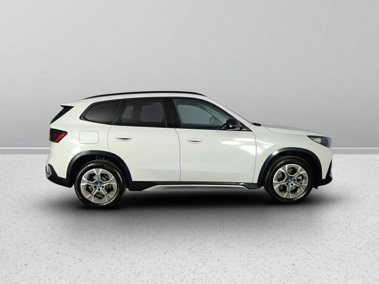 6 - BMW X1 X1 xDrive25e