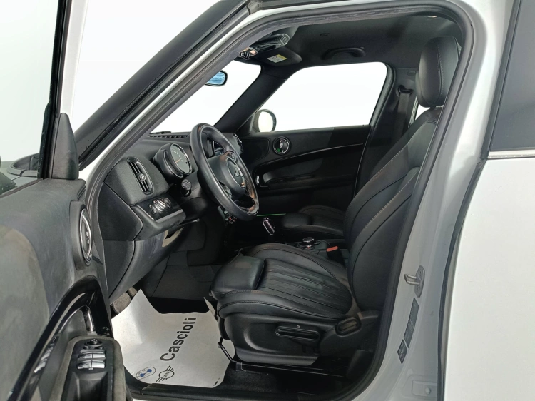 8 - MINI Countryman Mini Countryman 2.0 Cooper SD auto