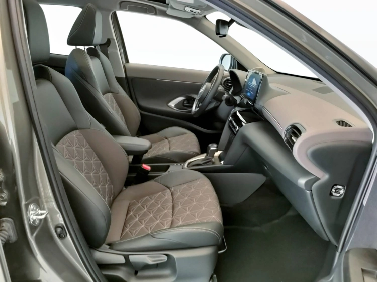 9 - Toyota Yaris Cross Yaris Cross 1.5h Lounge fwd 116cv e-cvt