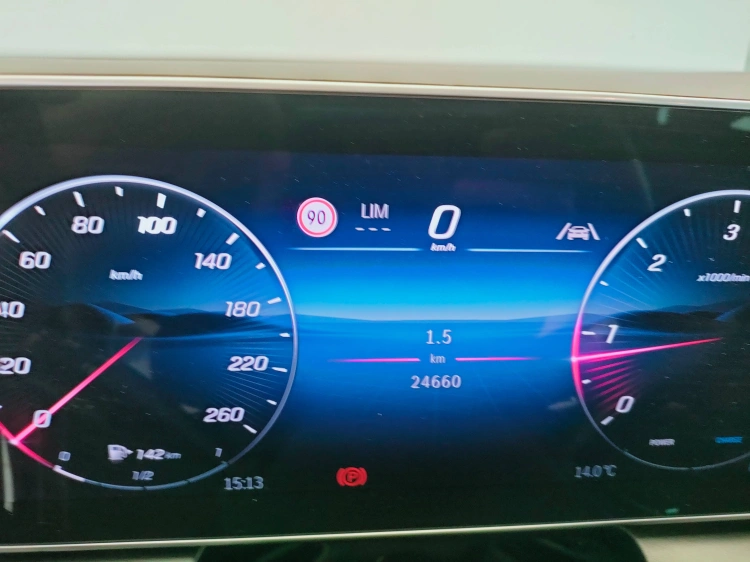 20 - Mercedes-Benz GLC 220 d AMG Line Premium 4matic auto