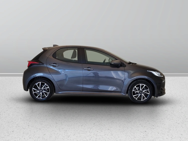 7 - Toyota Yaris Yaris 1.5h Trend