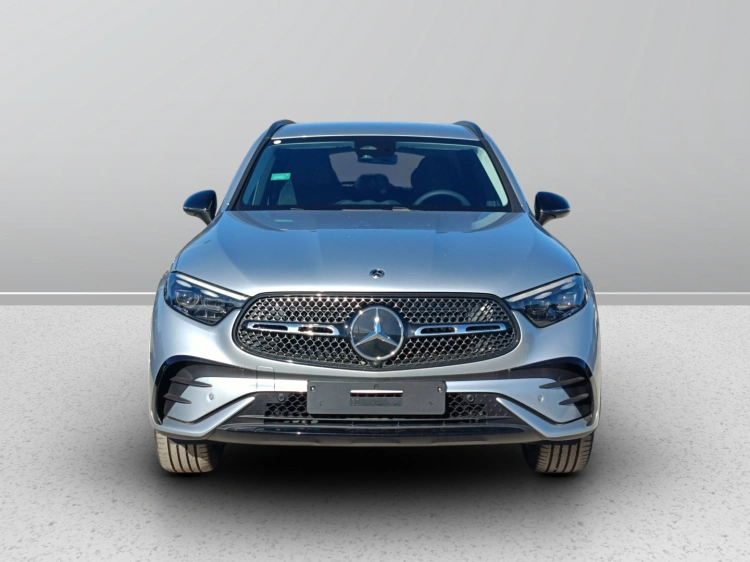 2 - Mercedes-Benz GLC 300 de 4MATIC