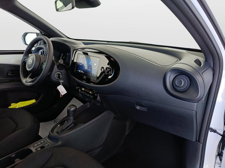 10 - Toyota Aygo X AYGO X HEV  MC26