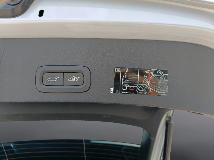24 - Volvo XC40 XC40 1.5 t4 phev Inscription auto my21