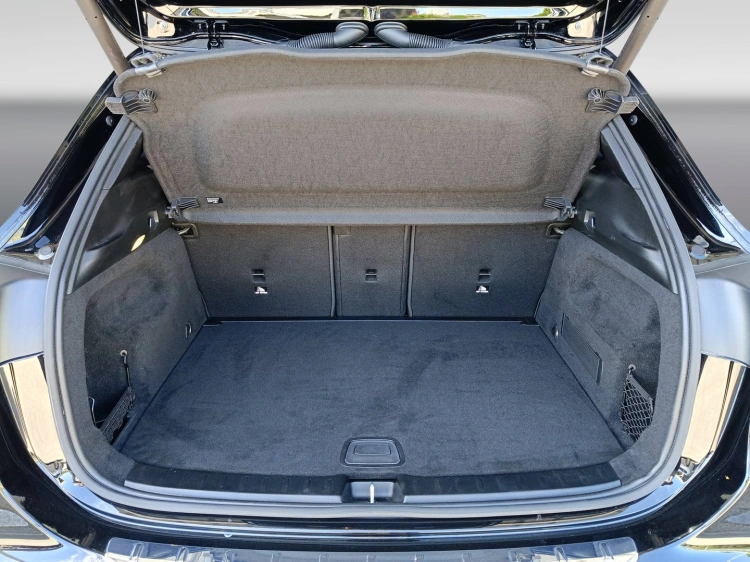 19 - Mercedes-Benz GLA 180 d Sport Plus auto