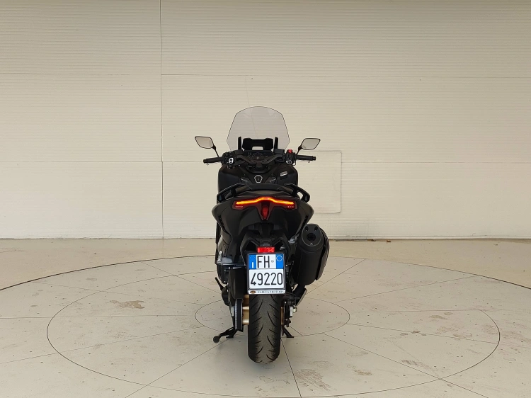 4 - Yamaha T T-Max 560 Tech Max Abs my22
