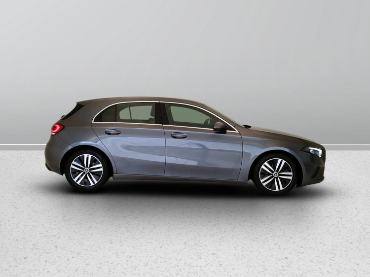 7 - Mercedes-Benz Classe A 180 d Sport auto