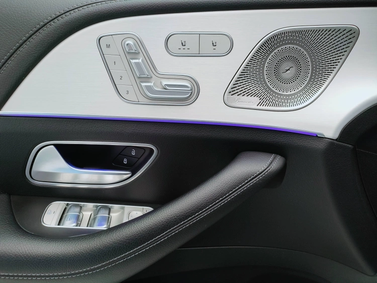 16 - Mercedes-Benz GLE 300 d Premium Plus 4matic auto