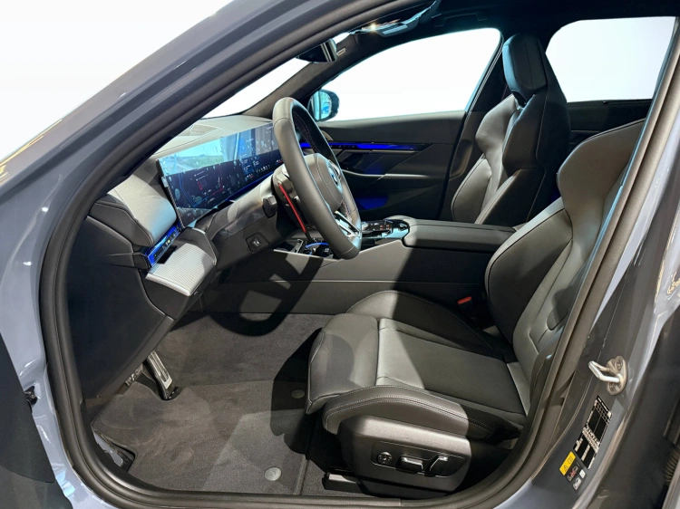 24 - BMW M M5 M5 Touring