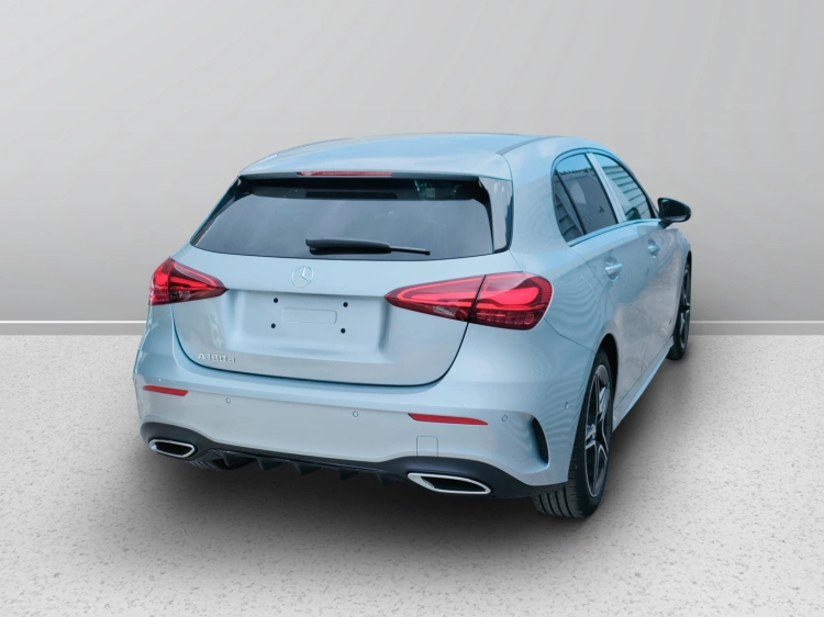 6 - Mercedes-Benz Classe A 180 d Automatic