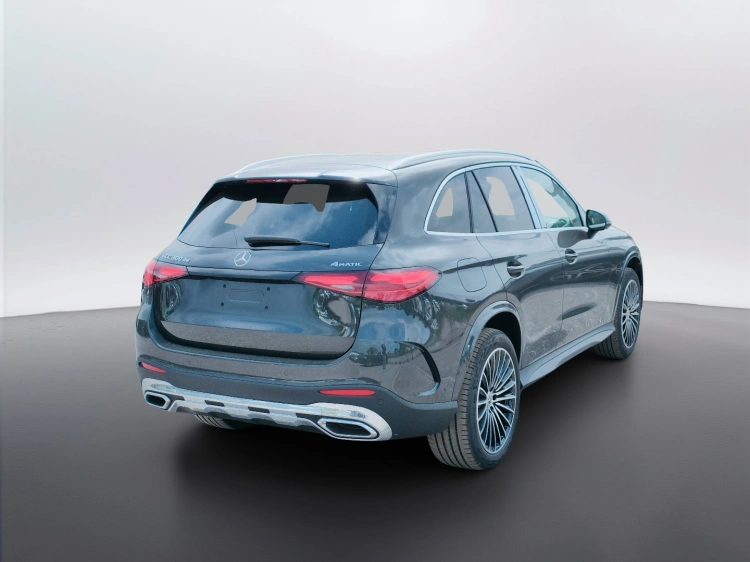 6 - Mercedes-Benz GLC 300 de 4MATIC