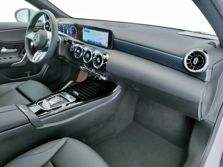 10 - Mercedes-Benz Classe A 180 d Automatic