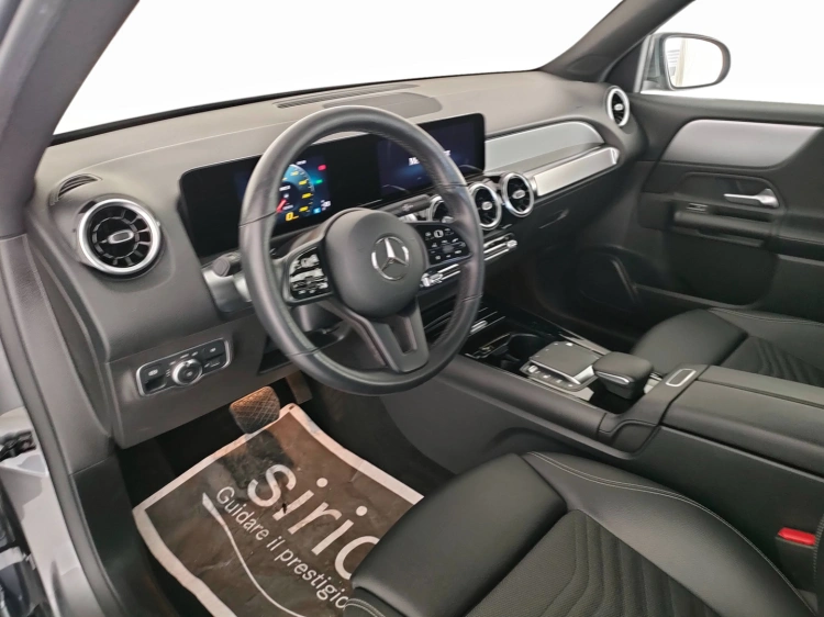 12 - Mercedes-Benz GLB 180 d Business Extra auto