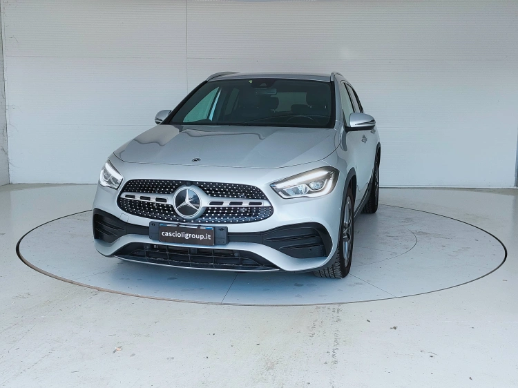 Mercedes-Benz GLA 180 d Premium auto