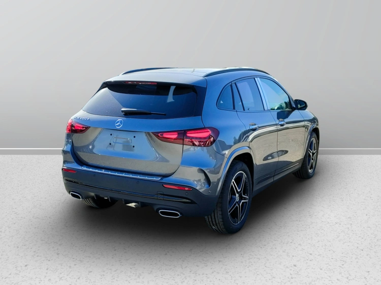 5 - Mercedes-Benz GLA 200 d automatic