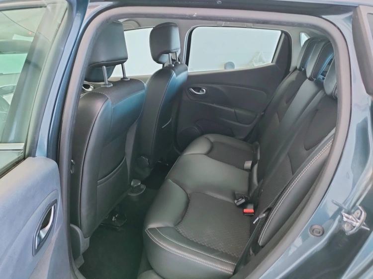 11 - Renault Clio Clio 1.5 dci Moschino Intens 90cv