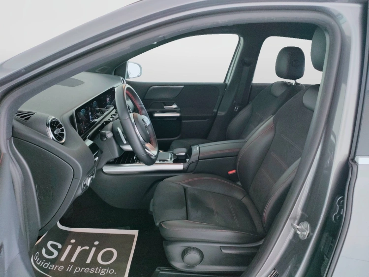 16 - Mercedes-Benz Classe B 180 Premium auto