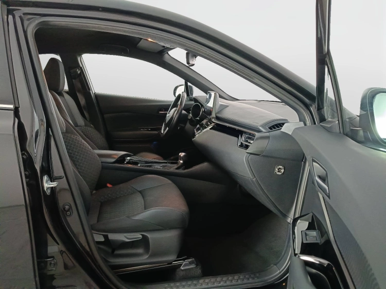 11 - Toyota C-HR C-HR 1.8h Trend e-cvt