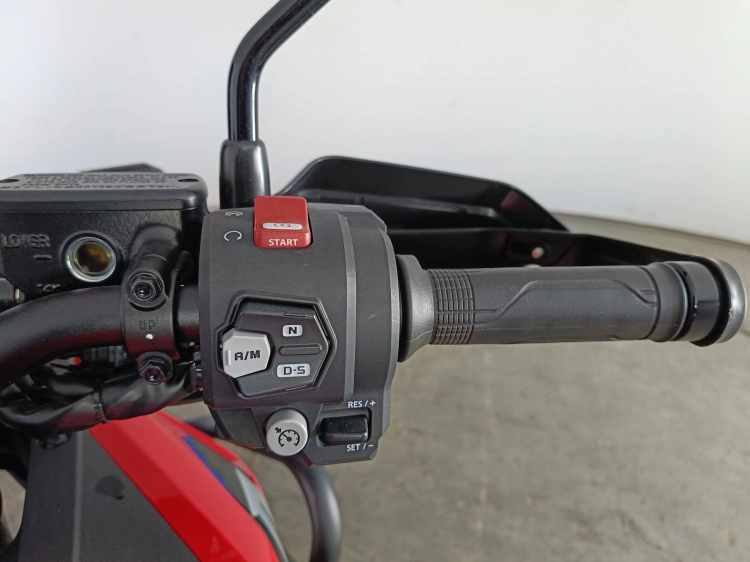 10 - Honda Africa Twin AFRICA TWIN ADVENTURE DCT