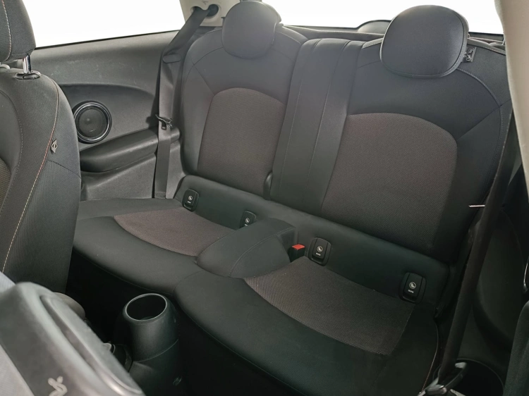 9 - MINI One Mini 1.5 One D Business 3p