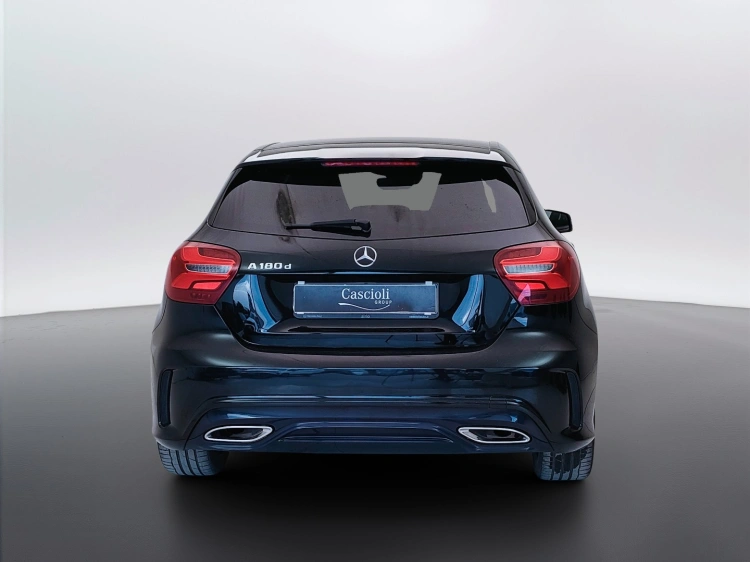 6 - Mercedes-Benz Classe A 180 d Premium my16