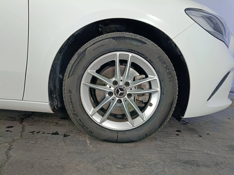 7 - Mercedes-Benz Classe B 180 d Executive auto