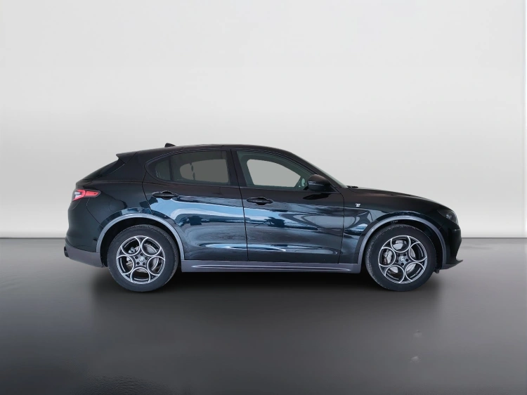4 - Alfa romeo Stelvio Stelvio 2.2 t Ti rwd 160cv auto