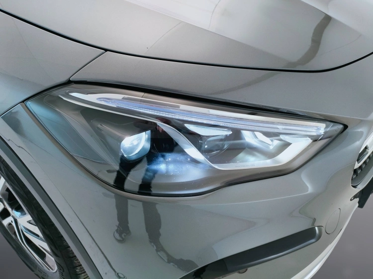 12 - Mercedes-Benz GLA 180 d Progressive Advanced Plus auto