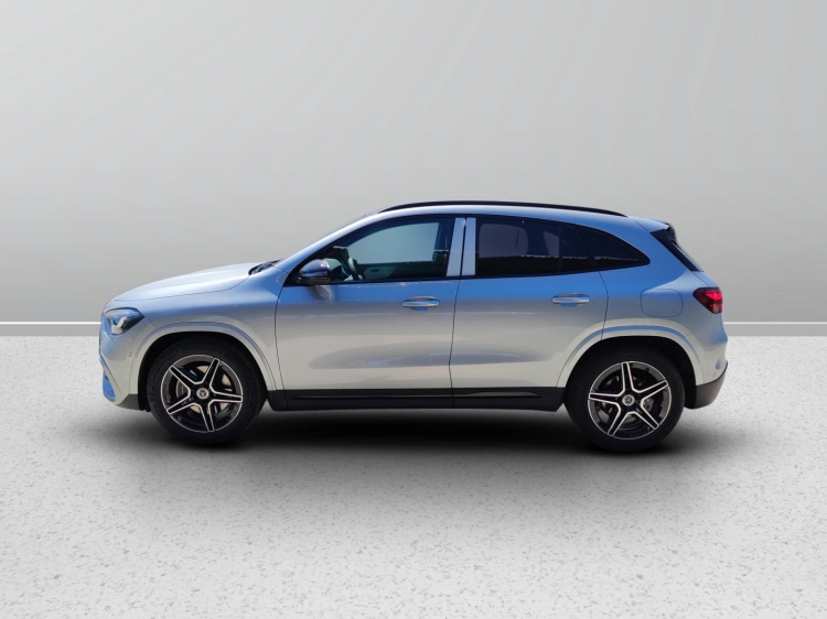 3 - Mercedes-Benz GLA 200 d automatic