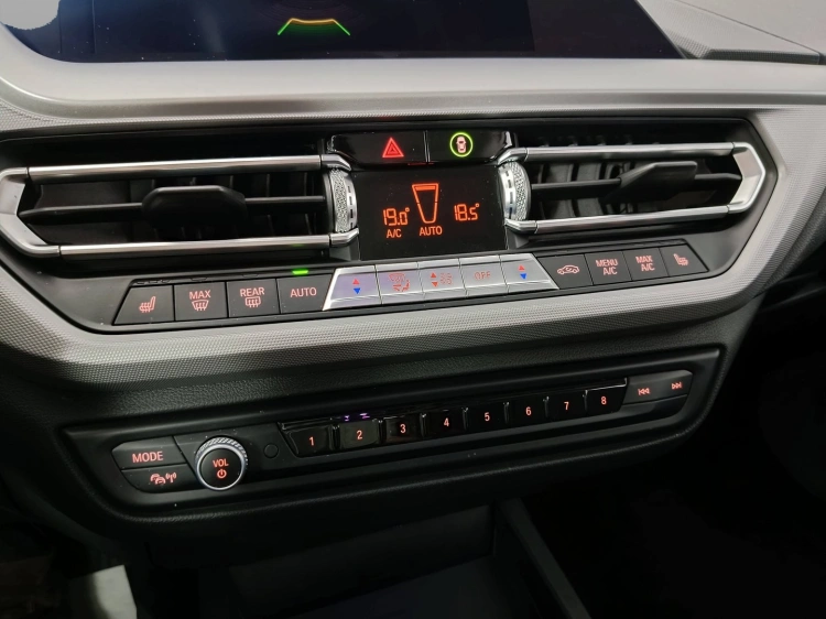 15 - BMW Serie 1 118d 5 Porte