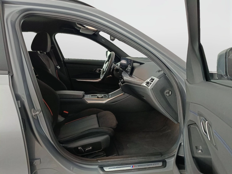 11 - BMW Serie 3 320d Touring mhev 48V Msport xdrive auto