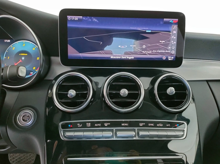 12 - Mercedes-Benz Classe C 220 d Premium auto