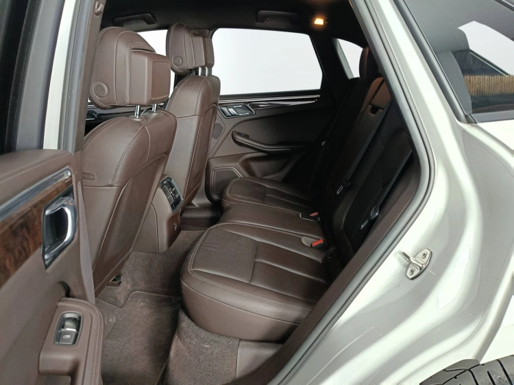 10 - Porsche Macan Macan 2.0 245cv pdk